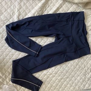 NAVY BLUE LULULEMON TIGHT SZ 8